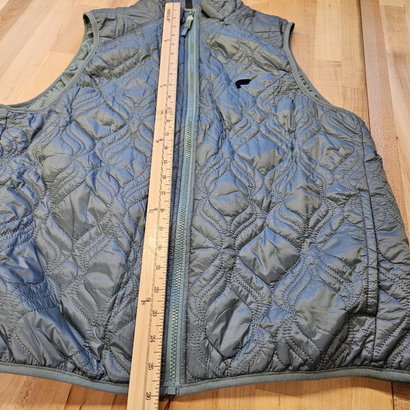 NWOT Fabletics The Loft Vest Aqua Arctic Wave Sz Large, Outdoor Ret. $90 - Picture 5 of 9